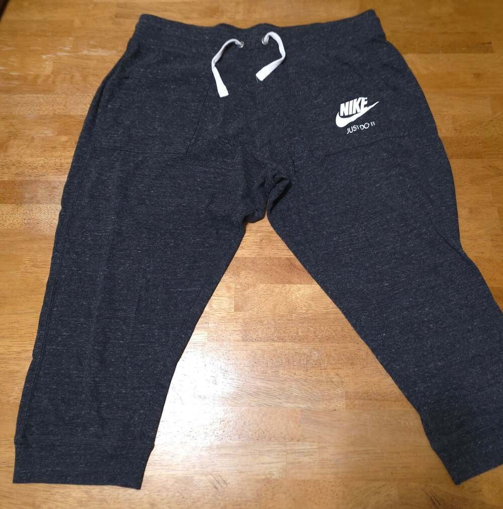 Nike Gym Vintage Capri Pants Size XL Dark Gray Heather Just Do It